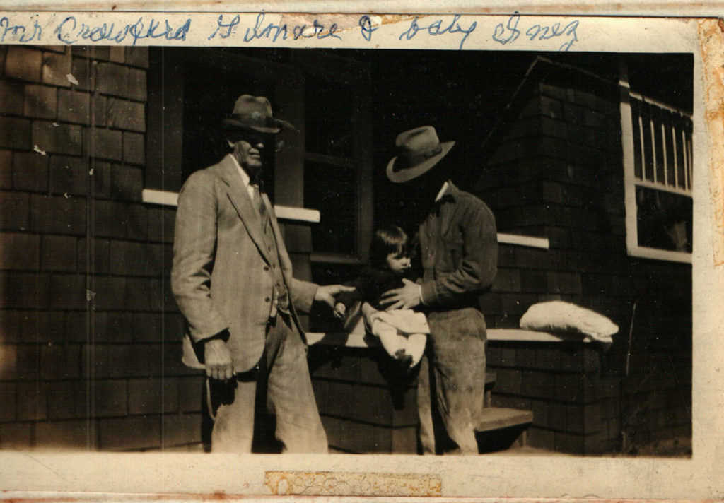 A photo of Lee Crawford, Gilmer Crawford, and baby Inez Crawford. This photo comes from one of Carrie Stewart's photo albums.